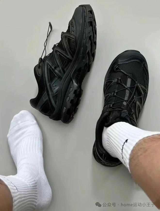 “生化武器”：臭脚与臭鞋的秘密联盟Bsport体育最新网址体育生的(图2)