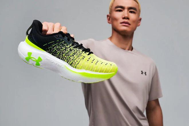 代「厚底跑鞋」登场！看着就爽！bsport体育入口UA 新一(图5)