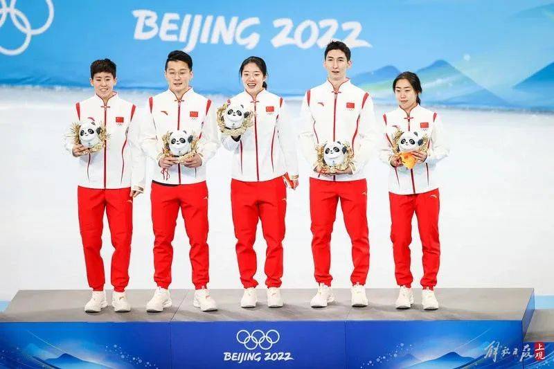 亿国货掌门人他让阿迪耐克睡不着觉bsport体育从渔村穷小子到千(图15)